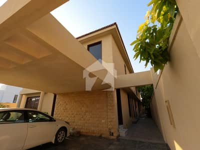 ڈی ایچ اے فیز 8 ڈی ایچ اے ڈیفینس,کراچی میں 4 کمروں کا 2 کنال بالائی پورشن 3.65 لاکھ میں کرایہ پر دستیاب ہے۔