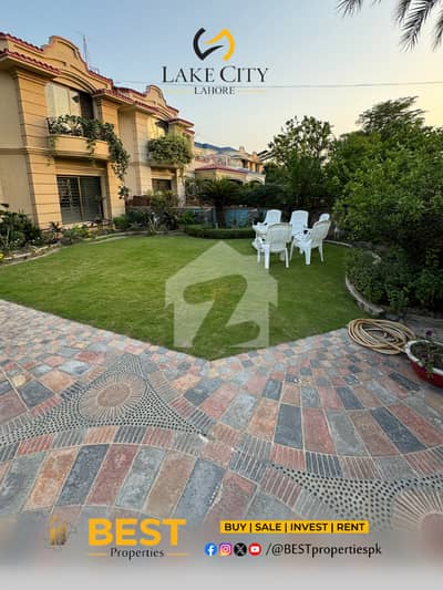 1 Kanal Facing Park House for SALE in Lake City Lahore