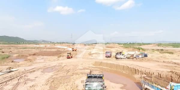 10 Marla Plot in Margalla Enclave