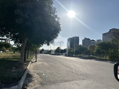 Gulberg Green Executive Block 05Kanal Corner with 10Marla ExtraLand Paid Developed Possession 40series available For Sale