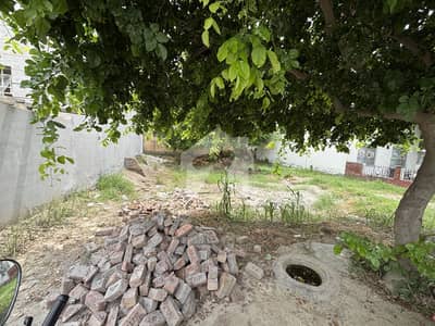 DHA RAHBAR 10 MARLA CORNER PLOT BEST LOCATION IS AVAILABLE FOR SALE