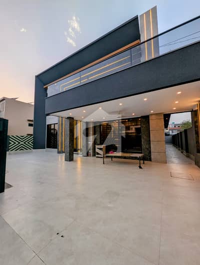 1 Kanal Brand New Ultra Modern Luxury House For Sale On 40 Feet Road | 7 Beds | Prime Location