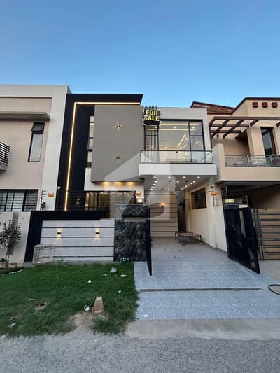 5 MARLA BRAND NEW ULTRA MODERN DESIGN HOUSE FOR SALE IN DHA RAHBER
