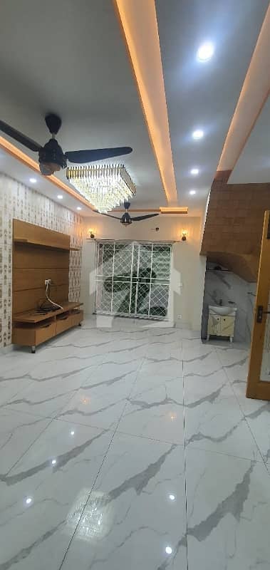 Highly-Coveted 10 Marla Lower Portion Is Available In Allama Iqbal Town For Rent