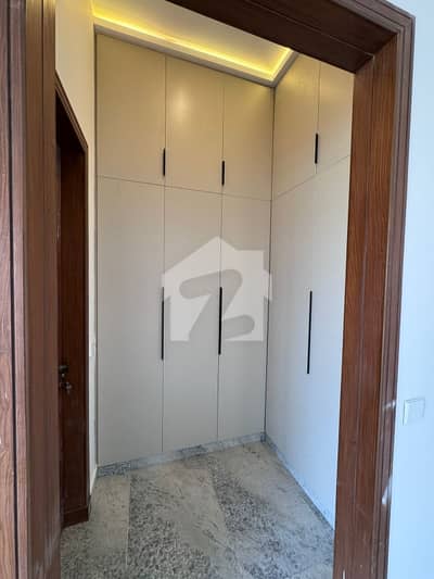 5 Bedrooms Designer Villa For Rent
