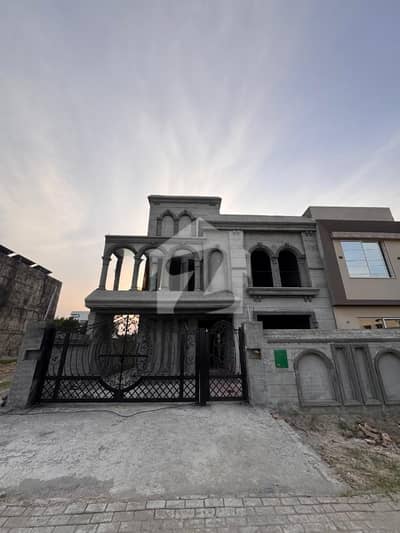 10 MARLA GRAY STRUCTURE HOUSE IN BAHRIA ORCHARD PHASE 1 - NORTHERN BLOCK