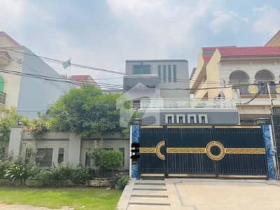 ONE KANAL FACING PARK HOUSE VVIP HOT LOCATION IN MARGHZAR