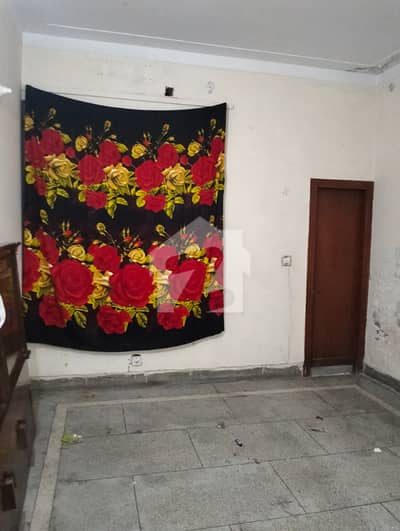 10 Marla Lower Portion For Rent In Iqbal Town