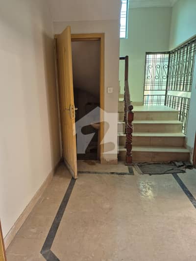 10 Marla Lower Portion For Rent In Iqbal Town