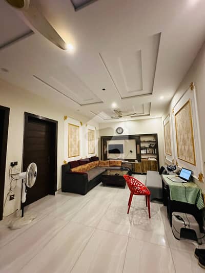 Out Class Facing Park Used House Complete Designer House Honor Construction Solid House