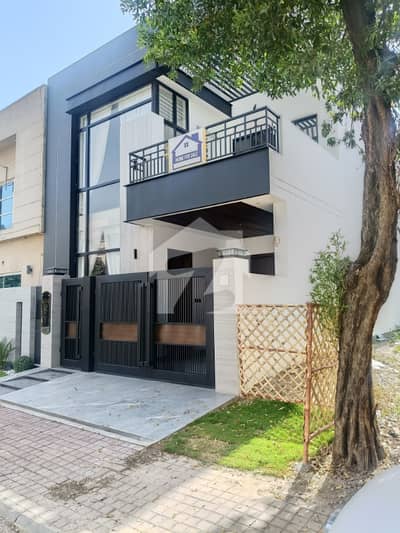 Luxury 5 Marla House For Sale In Bahria Town Lahore, CC Block - Very Near To Commercial Area & Mosque