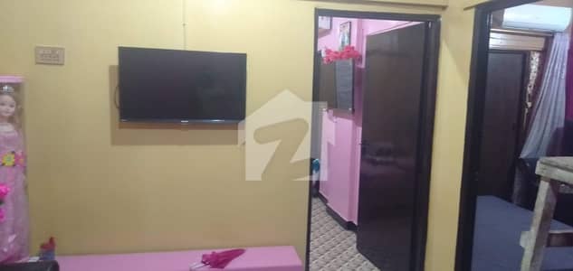 Gulistan-e-Jauhar - Block 19 Flat Sized 900 Square Feet Is Available