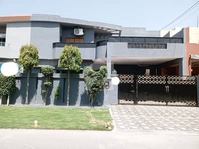 عسکری 10 عسکری,لاہور میں 4 کمروں کا 10 مرلہ مکان 1.55 لاکھ میں کرایہ پر دستیاب ہے۔
