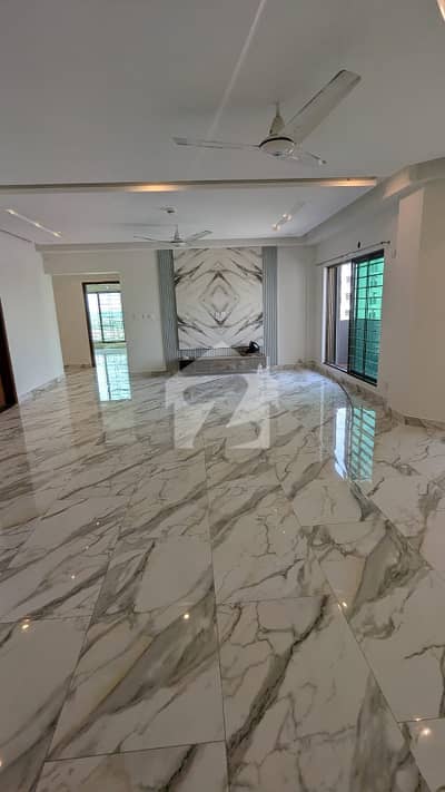 BRAND NEW 4-BEDROOMS APARTMENTS AVAILABLE FOR RENT IN A HEART OF LAHORE CANTT (ASKARI-10)