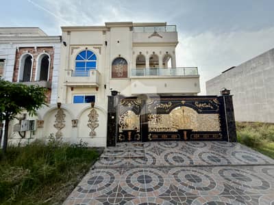 رئیل پام سٹی ایمن آباد موڑ,گوجرانوالہ میں 7 کمروں کا 10 مرلہ مکان 3.25 کروڑ میں برائے فروخت۔