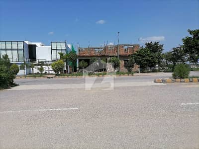 ٹاپ سٹی 1 - بلاک سی ٹاپ سٹی 1,اسلام آباد میں 1 کنال رہائشی پلاٹ 2.75 کروڑ میں برائے فروخت۔