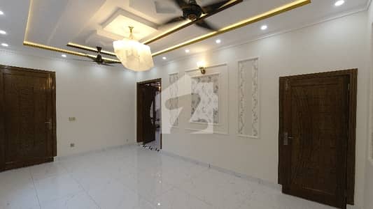 Ready To Buy A Corner House 11 Marla In Airport Housing Society - Sector 3