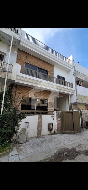 Cda Sector F-10/3(20*40) Triple Storey 2-Bedroom House For Sale.