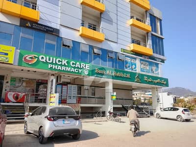 ڈی ۔ 12 مرکز ڈی ۔ 12,اسلام آباد میں 2 کمروں کا 4 مرلہ فلیٹ 2.5 کروڑ میں برائے فروخت۔