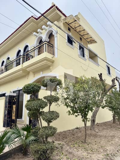 4 MARLA BRAND NEW - CORNER- FACING PARK - OWNER BUILT HOUSE FOR SALE