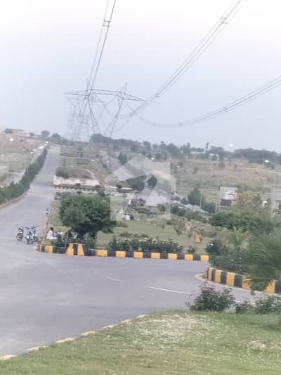 1 Kanal Possession Ready To Construction Highted Location Nearby Park Mosque And Main Road Plot Available For Sale On Investor Price In Upcountry Enclosure