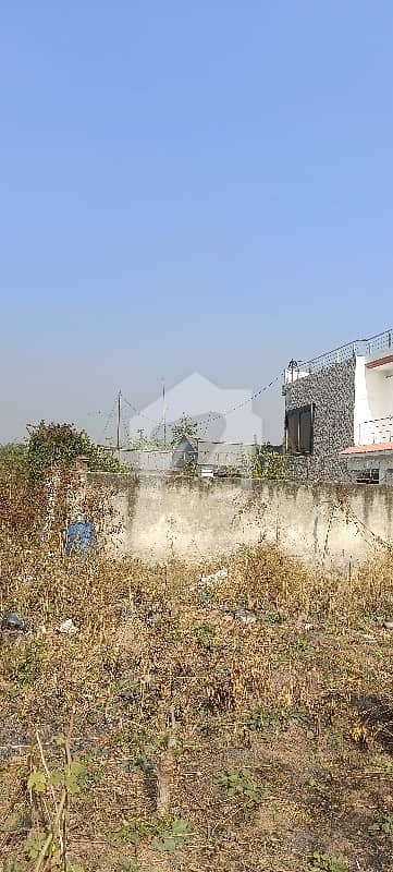 Chak Shahzad Farm House Land 1kanal Possession Registry /Transfer Clear Land For Sale Demand 6 Crore