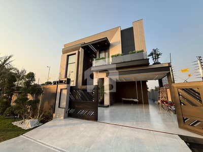Full Basement 1 Kanal Modern Design Top Class Luxurious House