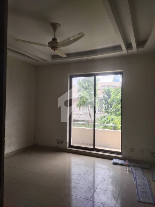 10 MARLA HOUSE FOR RENT 10 MARLA HOUSE FOR RENT
