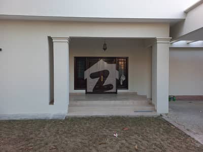 800sq Yards House Available For Rent