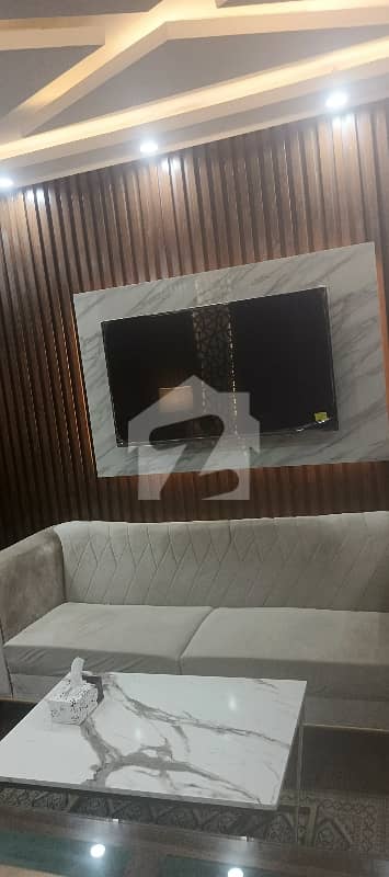 VIP LAVISH FURNISHED FOR RENT WITH LIFT 2 WASHROOM FRONT ENTRANCE WITH EXECUTIVE CHAMBER MEETING ROOM 1000 SQFT PAIR EACH OFFICE 210K FINAL