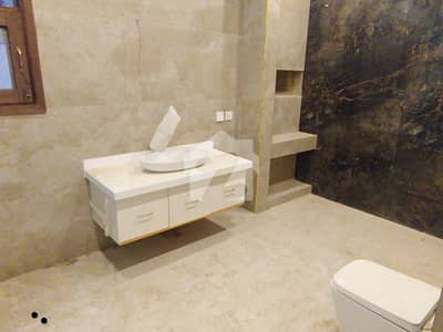 666 Yards Renovated Bungalow For Rent