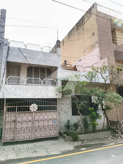 7.5 Marla House At Very Good Location For Sale