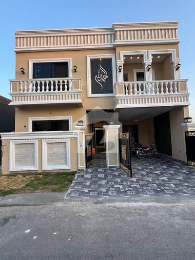 8 Marla Victorian House For Sale