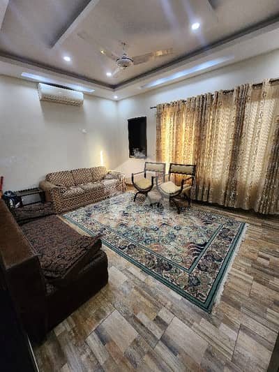 In Gulshan-e-Iqbal - Block 2 House For sale Sized 400 Square Yards