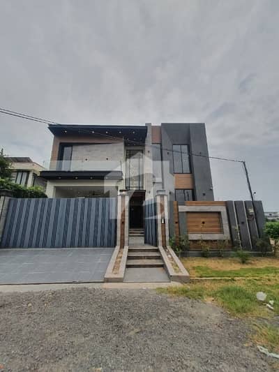 Luxury Interior Designer House For Sale River Garden