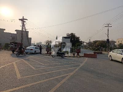 10 Marla PLOT FOR AVAILABLE FOR SALE IN BLOCK C1 PRIME LOCATION