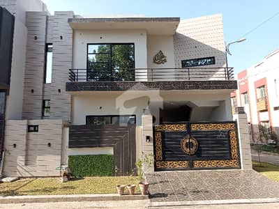 فور سِیزن ہاؤسنگ فیصل آباد میں 4 مرلہ مکان 2.25 کروڑ میں برائے فروخت۔