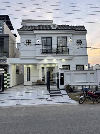 10 Marla Brand New House For Sale In Tariq Gardens