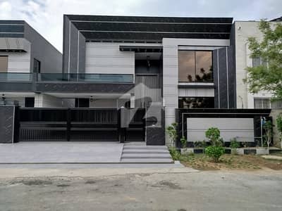 Pair Of House Ideal For 2 Families Pair Of House Ideal For 2 Families