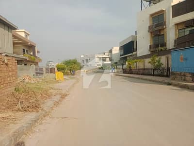 بحریہ ٹاؤن فیز 8 ۔ بلاک سی بحریہ ٹاؤن فیز 8,بحریہ ٹاؤن راولپنڈی,راولپنڈی میں 10 مرلہ رہائشی پلاٹ 1.1 کروڑ میں برائے فروخت۔ بحریہ ٹاؤن فیز 8 ۔ بلاک سی بحریہ ٹاؤن فیز 8,بحریہ ٹاؤن راولپنڈی,راولپنڈی میں 10 مرلہ رہائشی پلاٹ 1.1 کروڑ میں برائے فروخت۔
