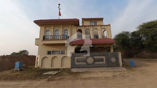 Owner Built Top Class Corner House With Extra Land For Sale