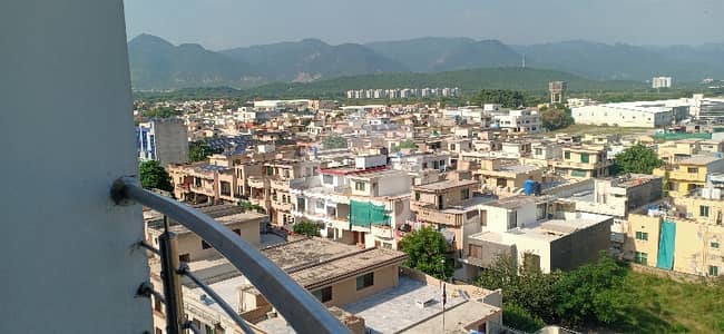 کیپیٹل ریزڈنشیا مرگلہ ہِلز-2,ای ۔ 11,اسلام آباد میں 4 کمروں کا 11 مرلہ فلیٹ 1.25 لاکھ میں کرایہ پر دستیاب ہے۔