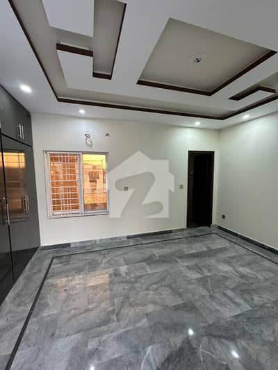 10 Marla Brand New 3 Storey Own Built Luxury House 10 Marla Brand New 3 Storey Own Built Luxury House