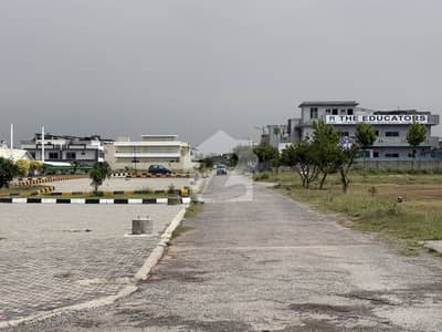 T&T F-17 (10 MARLA) PLOT FOR SALE ON GOOD LOCATION FIRST COME FIRST AVAILABLE THIS OPERTUINTY