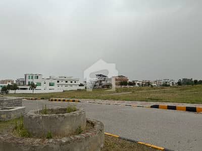 10 MARLA PLOT FOR SALE NEAR TO MAIN MARKAZ