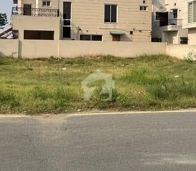 ڈی ایچ اے فیز 8 ڈی ایچ اے ڈیفینس,کراچی میں 1 کنال رہائشی پلاٹ 12.5 کروڑ میں برائے فروخت۔