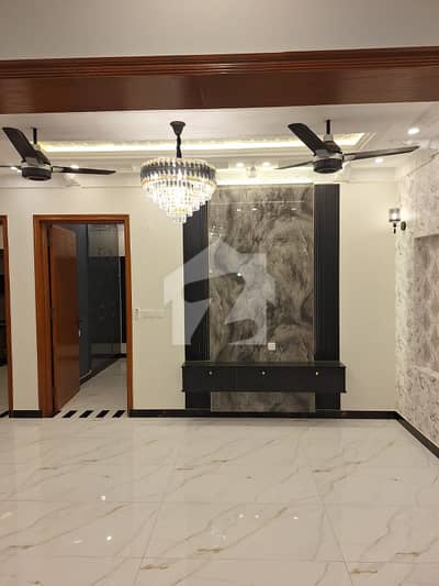 10 MARLA FULL HOUSE AVAILABLE FOR RENT IN A BLOCK