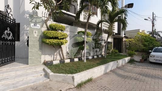 Beautiful House Is Available For Sale In Gulistan E Zafar