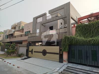 Valencia 10 Marla Brand New House Hot Location