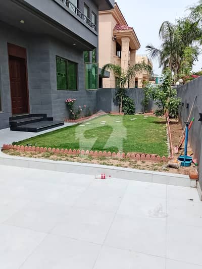 ایف ۔ 11 اسلام آباد میں 4 کمروں کا 1 کنال زیریں پورشن 4.0 لاکھ میں کرایہ پر دستیاب ہے۔